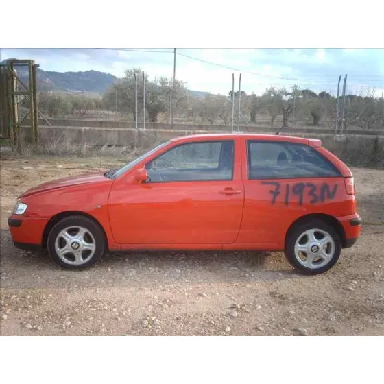 SEAT IBIZA (6K1) '1999 STELLA ROJO