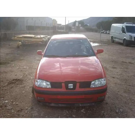 SEAT IBIZA (6K1) '1999 STELLA ROJO
