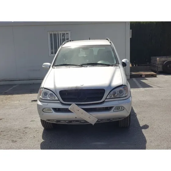 MERCEDES CLASE M (W163) '2004 270 CDI (163.113) GRIS