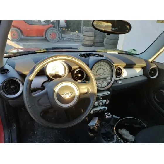 MINI MINI (R56) '2009 ONE ROJO
