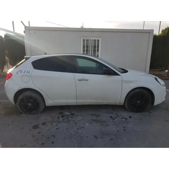 ALFA ROMEO GIULIETTA (191) '2013 DISTINCTIVE BLANCO