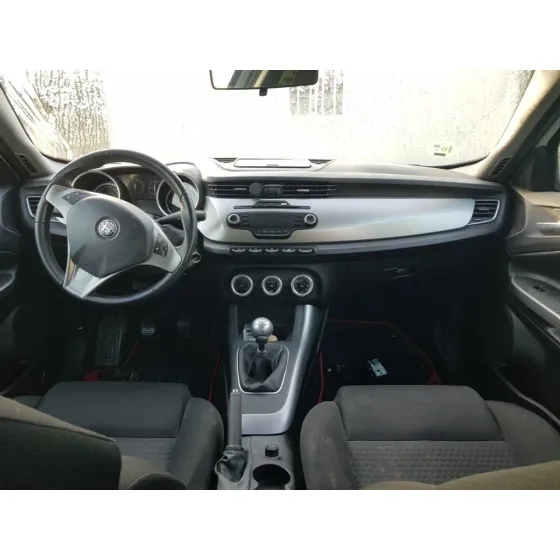 ALFA ROMEO GIULIETTA (191) '2013 DISTINCTIVE BLANCO