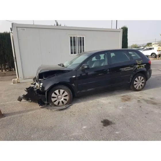 AUDI A3 SPORTBACK (8P) '2005 1.6 FSI AMBIENTE NEGRO