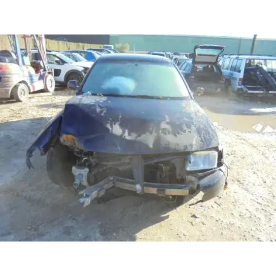 AUDI A3 (8L) '2000 1.6 AMBIENTE AZUL