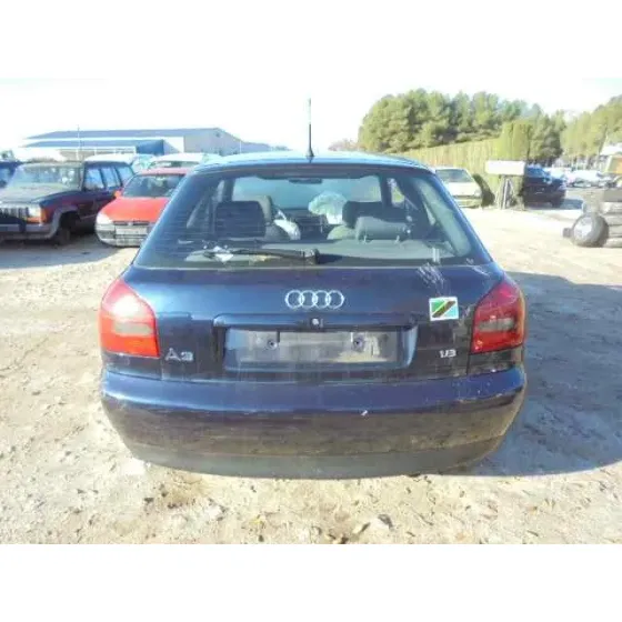 AUDI A3 (8L) '2000 1.6 AMBIENTE AZUL