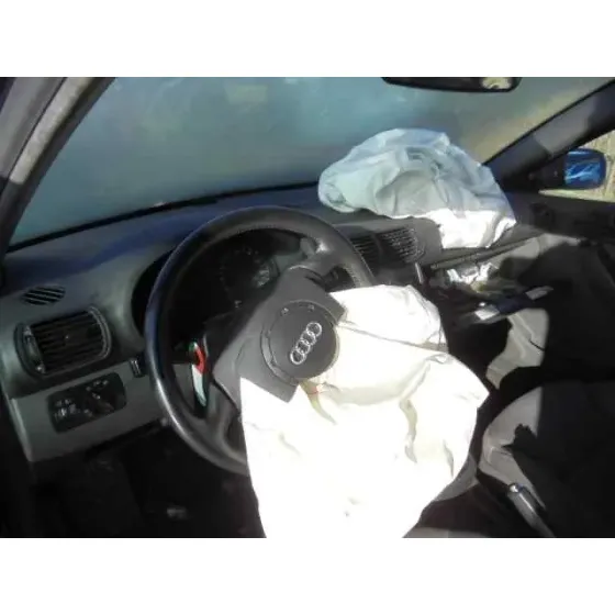 AUDI A3 (8L) '2000 1.6 AMBIENTE AZUL