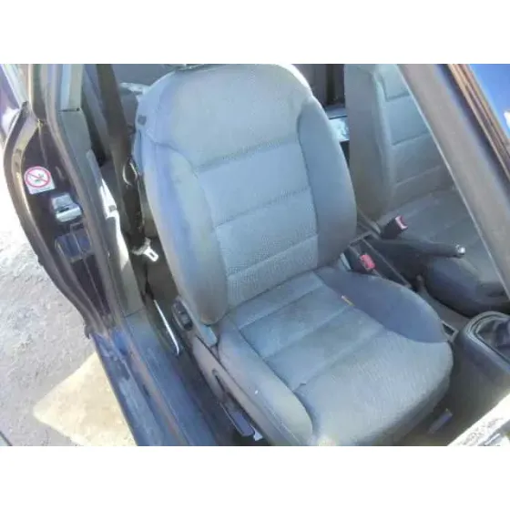 AUDI A3 (8L) '2000 1.6 AMBIENTE AZUL