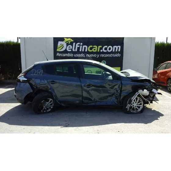 RENAULT MEGANE III BERLINA 5 P '2016 LIMITED GRIS