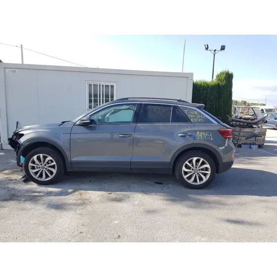 VOLKSWAGEN T-ROC '2022 BLUEMOTION GRIS OSCURO