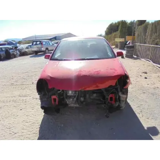 VOLKSWAGEN POLO (9N1) '2005 MATCH ROJO