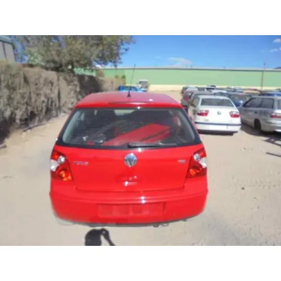 VOLKSWAGEN POLO (9N1) '2005 MATCH ROJO