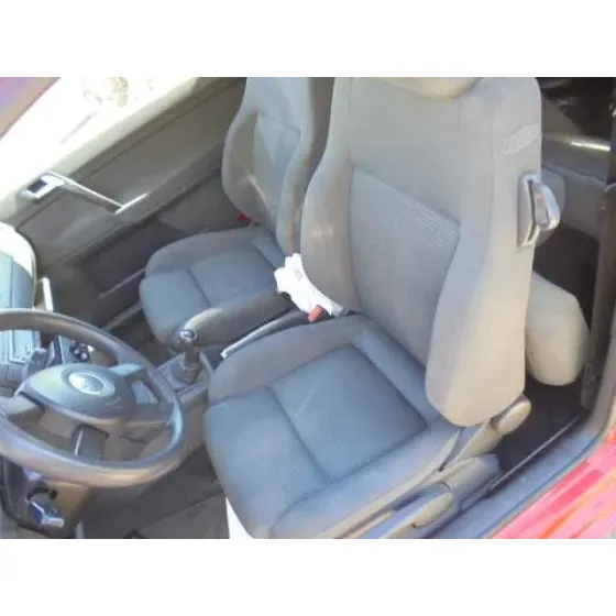 VOLKSWAGEN POLO (9N1) '2005 MATCH ROJO