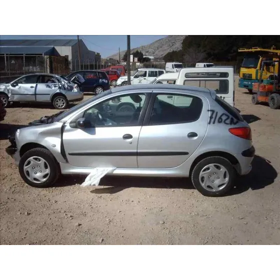PEUGEOT 206 BERLINA '1998 1.4 HDI GRIS