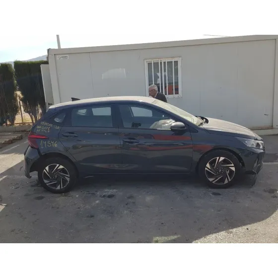 HYUNDAI I 20 '2021 ESENCE GIS OSCURO