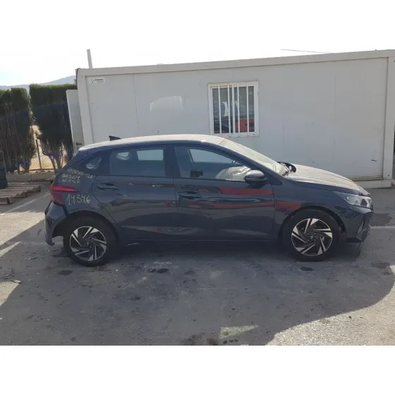 HYUNDAI I 20 '2021 ESENCE GIS OSCURO