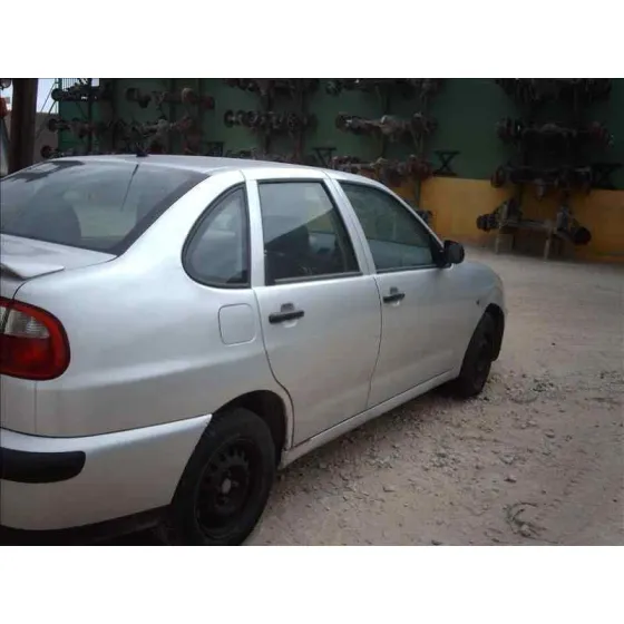 SEAT CORDOBA BERLINA (6K2) '1999 SIGNO GRIS