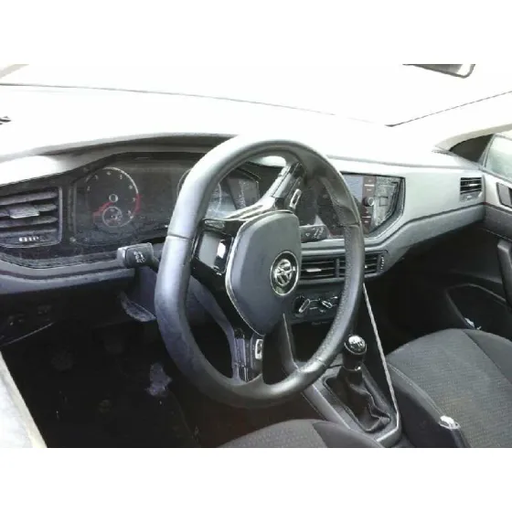 VOLKSWAGEN POLO '2018 ADVANCE NEGRO