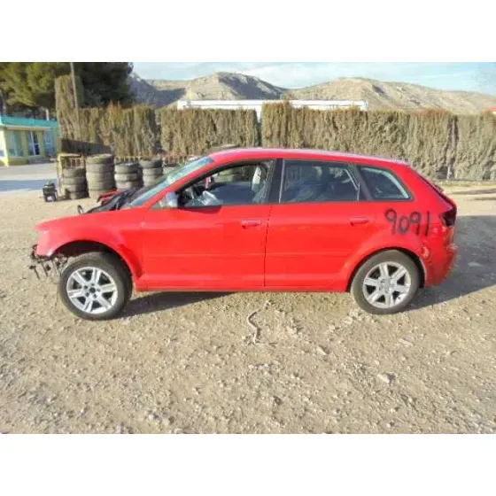 AUDI A3 SPORTBACK (8P) '2011 1.6 TDI AMBIENTE ROJO