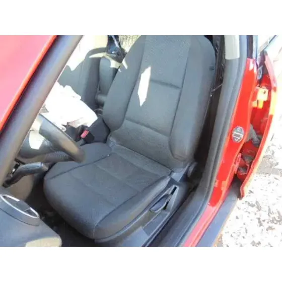 AUDI A3 SPORTBACK (8P) '2011 1.6 TDI AMBIENTE ROJO