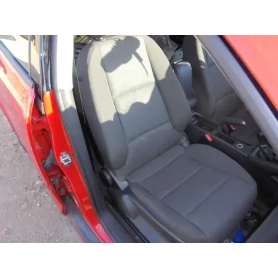 AUDI A3 SPORTBACK (8P) '2011 1.6 TDI AMBIENTE ROJO