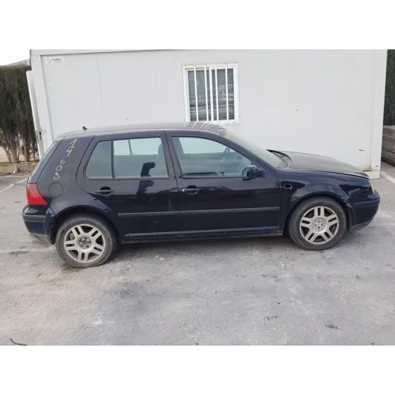 VOLKSWAGEN GOLF IV BERLINA (1J1) '2001 BASICO NEGRO