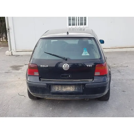 VOLKSWAGEN GOLF IV BERLINA (1J1) '2001 BASICO NEGRO