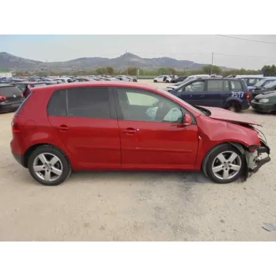 VOLKSWAGEN GOLF V BERLINA (1K1) '2008 2.0 TDI ROJO