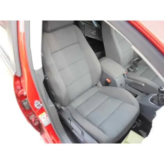 VOLKSWAGEN GOLF V BERLINA (1K1) '2008 2.0 TDI ROJO