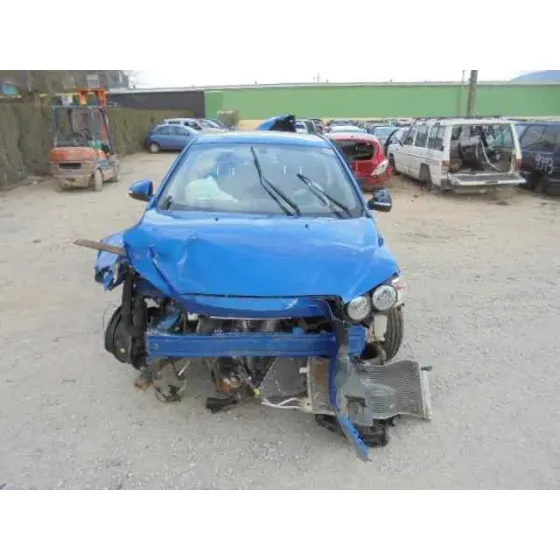 CHEVROLET AVEO SEDAN '2013 LT+ AZUL