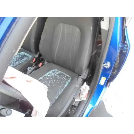CHEVROLET AVEO SEDAN '2013 LT+ AZUL