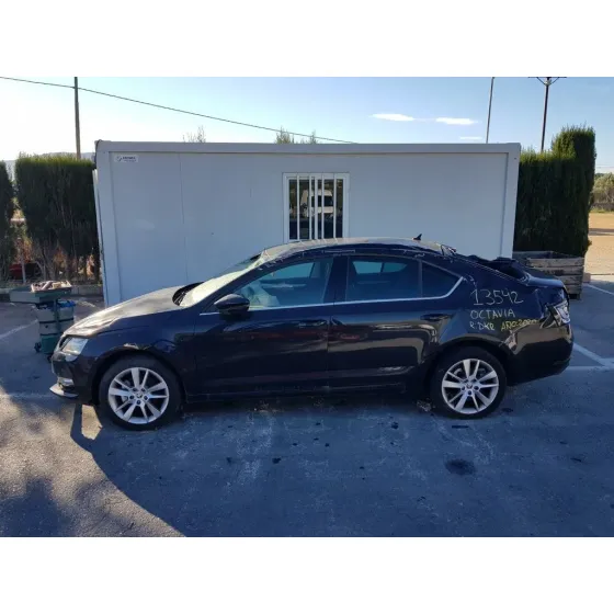 SKODA OCTAVIA LIM. (5E3) '2020 ACTIVE NEGRO