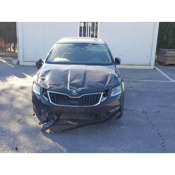 SKODA OCTAVIA LIM. (5E3) '2020 ACTIVE NEGRO