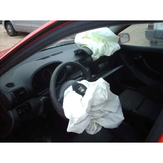 SEAT LEON (1M1) '2002 SIGNO ROJO