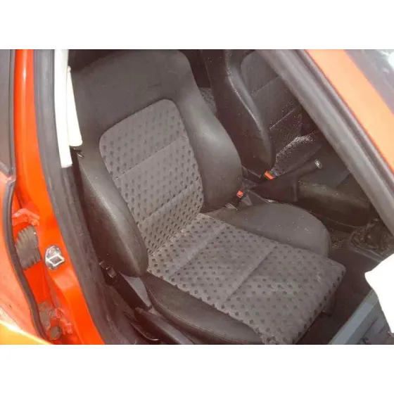 SEAT LEON (1M1) '2002 SIGNO ROJO