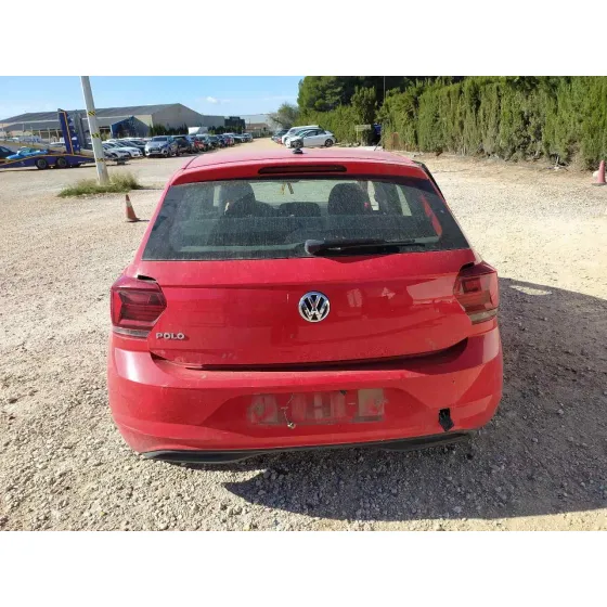 VOLKSWAGEN POLO '2018 ADVANCE ROJO