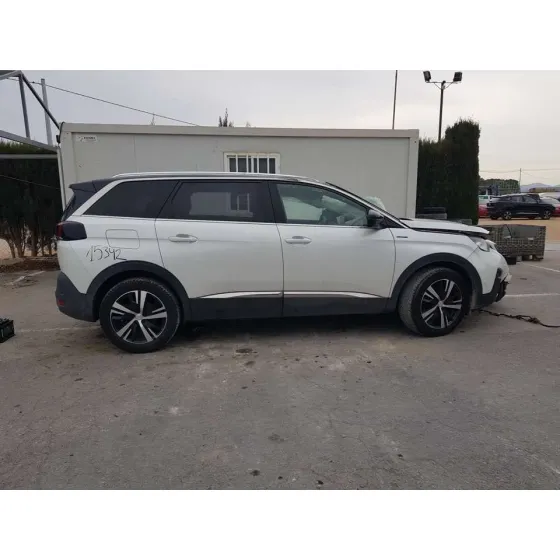PEUGEOT 5008 '2018 GT LINE BLANCO