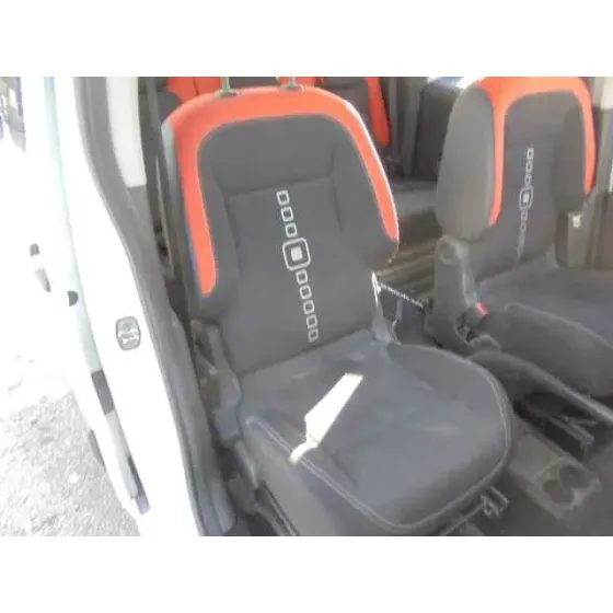 CITROEN BERLINGO STATION WAGON '2017 FEEL BLANCO