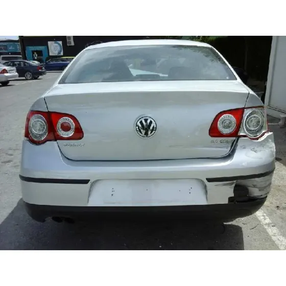 VOLKSWAGEN PASSAT BERLINA (3C2) '2010 ADVANCE PLUS GRIS