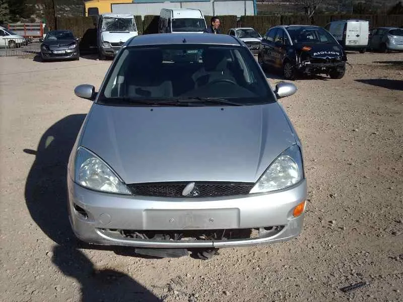 FORD FOCUS BERLINA (CAK) FORD FOCUS BERLINA (CAK) '2001 AMBIENTE GRIS 1998
