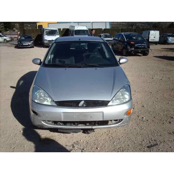 FORD FOCUS BERLINA (CAK) '2001 AMBIENTE GRIS