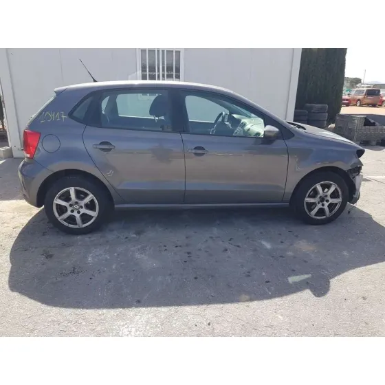 VOLKSWAGEN POLO (6R1) '2013 ADVANCE GRIS OSCURO