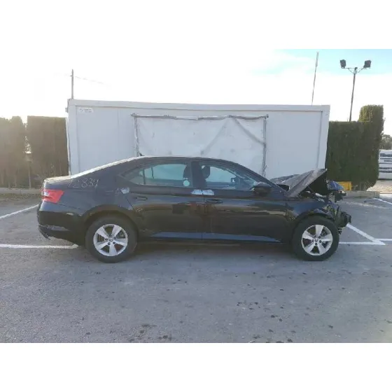 SKODA SUPERB (3V3) '2018 ACTIVE NEGRO