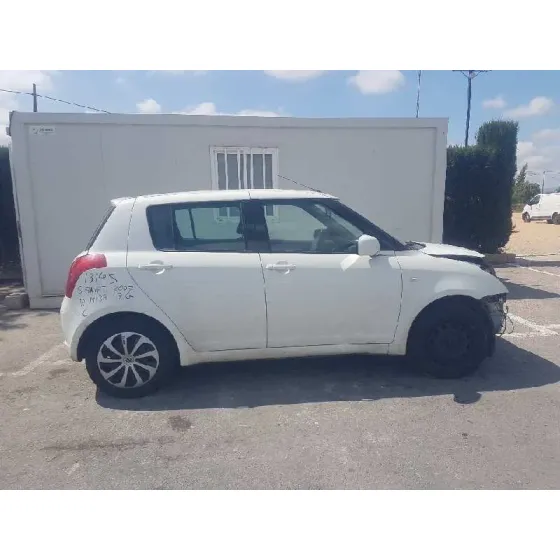 SUZUKI SWIFT BERLINA (MZ) '2007 GL (5-PTAS.) BLANCO