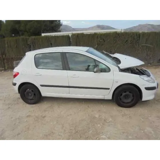 PEUGEOT 307 BERLINA (S2) '2006 X-LINE BLANCO