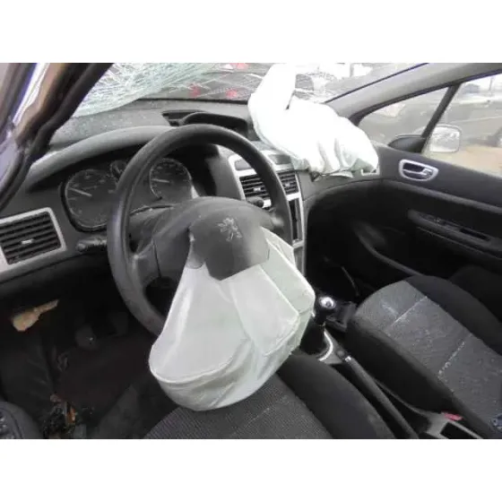 PEUGEOT 307 BERLINA (S2) '2006 X-LINE BLANCO