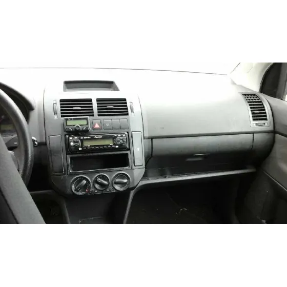 VOLKSWAGEN POLO (9N1) '2003 TRENDLINE GRIS