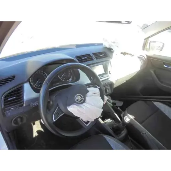 SKODA FABIA '2015 ACTIVE BLANCO