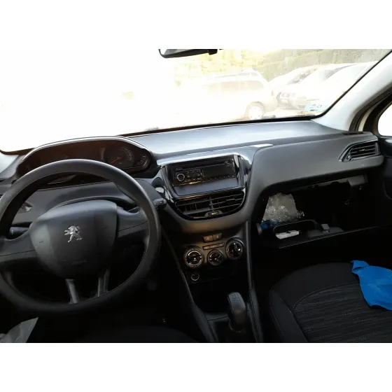 Peugeot 208 I (CA_, CC_) 2012