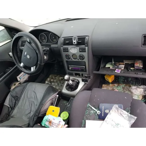 FORD MONDEO BERLINA (GE) '2001 AMBIENTE GRIS