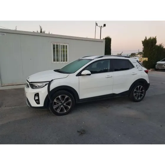 KIA STONIC (YBCUV) '2018 CONCEPT BLANCO